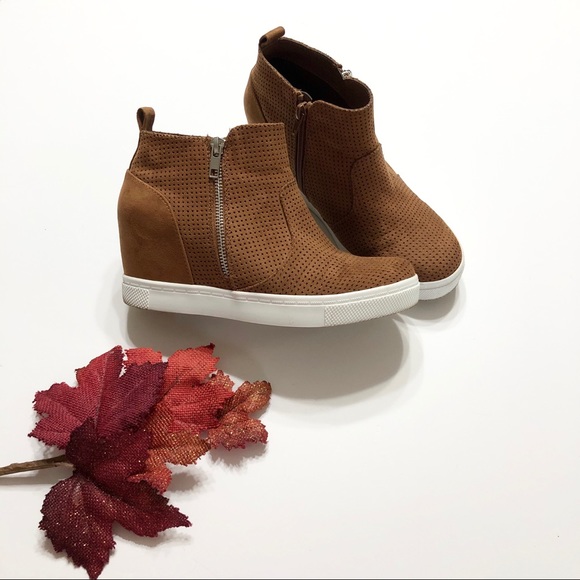 Seven Dials Shoes - Cognac Hightop Wedge Sneakers • Sz 8